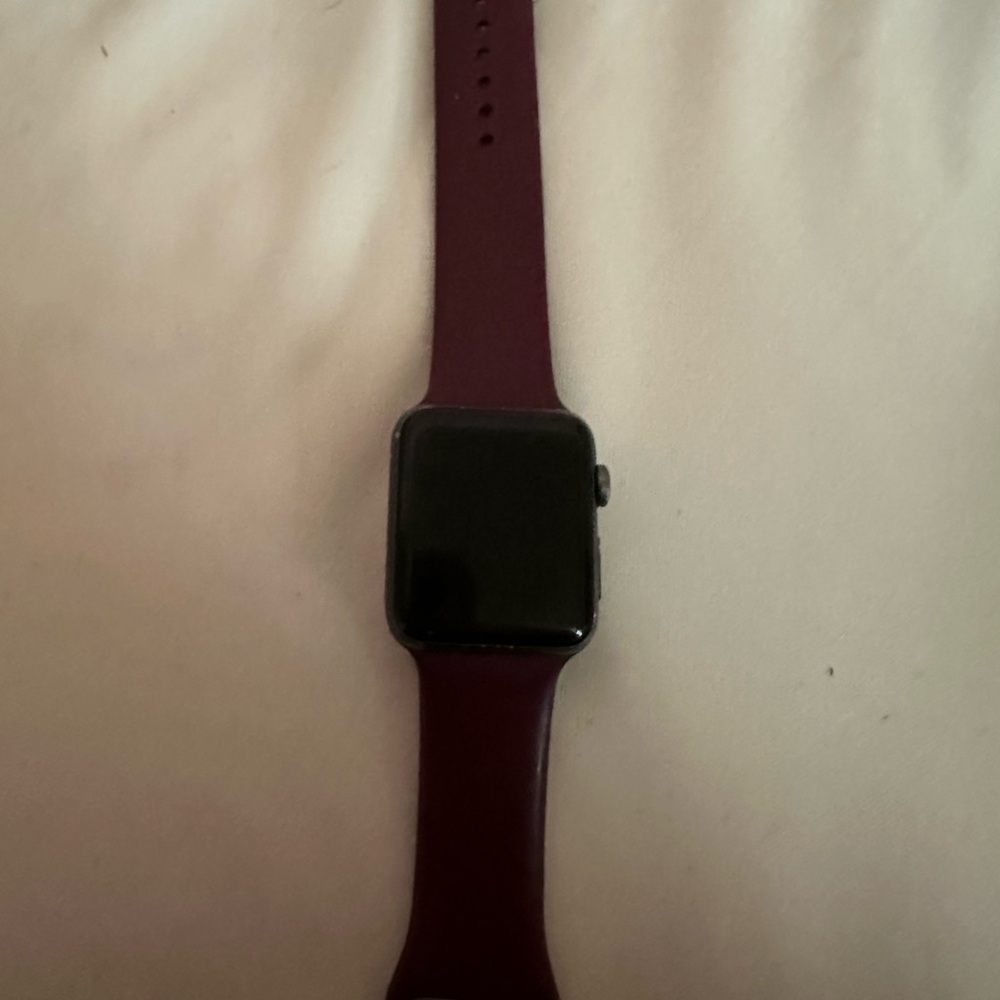 apple watch series 3 42 mm screen with band included
